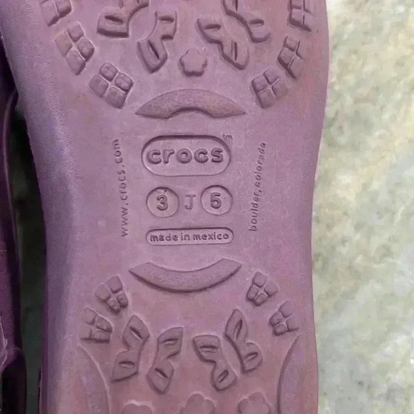 Girls Crocs Juniors Sz 3/5. Purple slip on ballet style shoes - Picture 6 of 6
